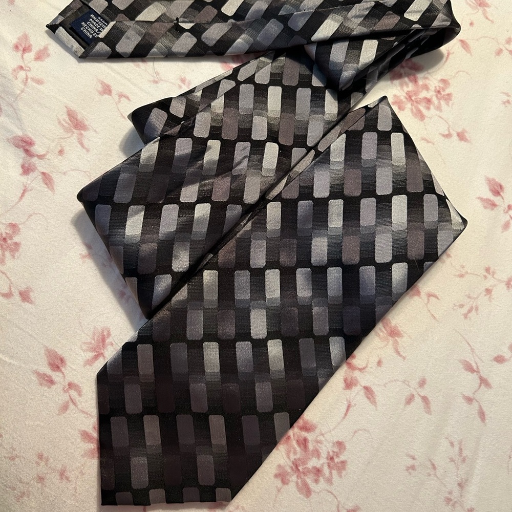 Stafford Black and Gray Geometric Satin Tie